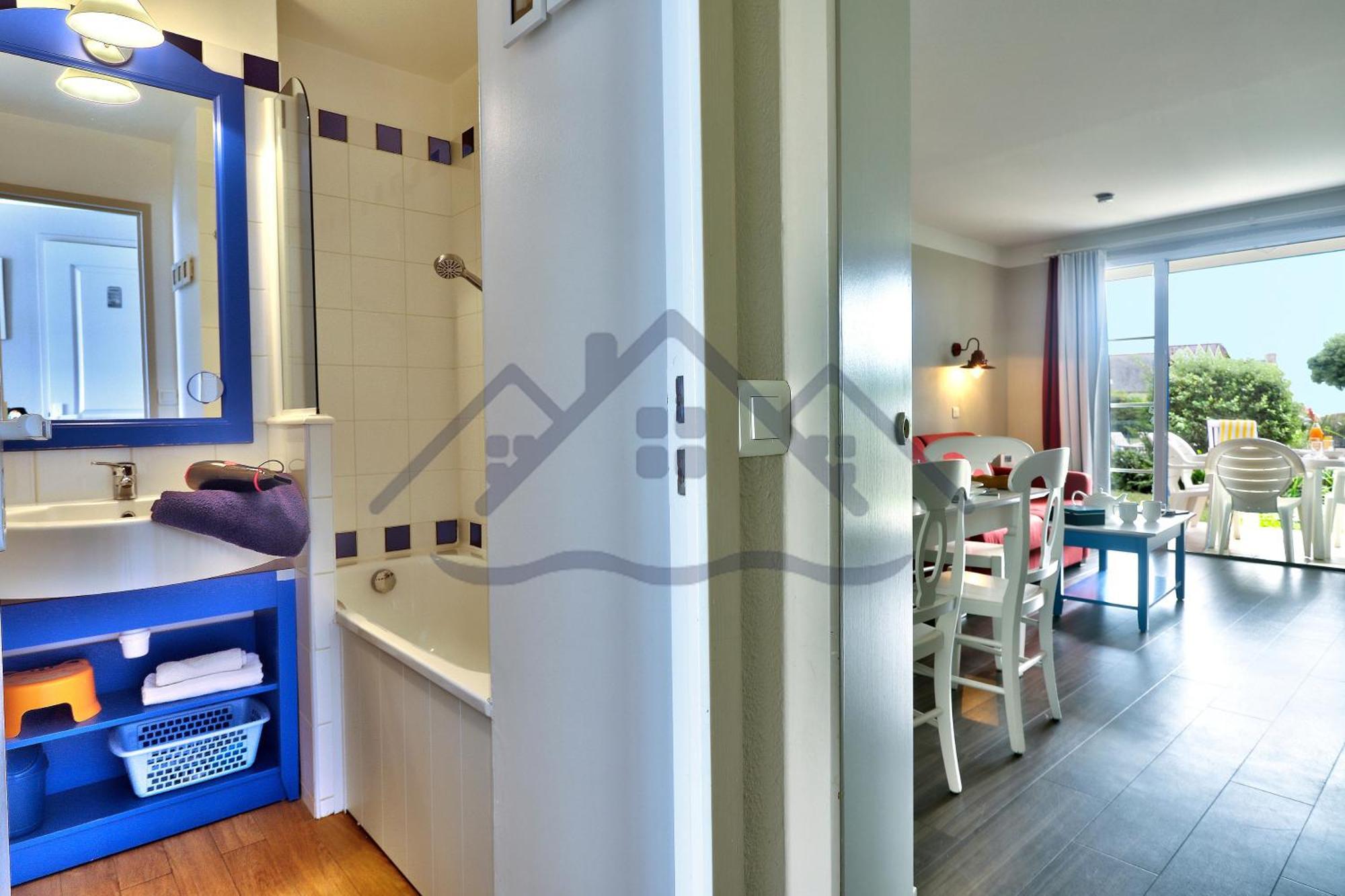 Localise - A06 - Entierement De Plain-Pied Avec Petite Vue Mer - Donnant Sur La Piscine Et Le Jardin - Wifi Inclus - Draps Inclus - Guilvinec Esterno foto