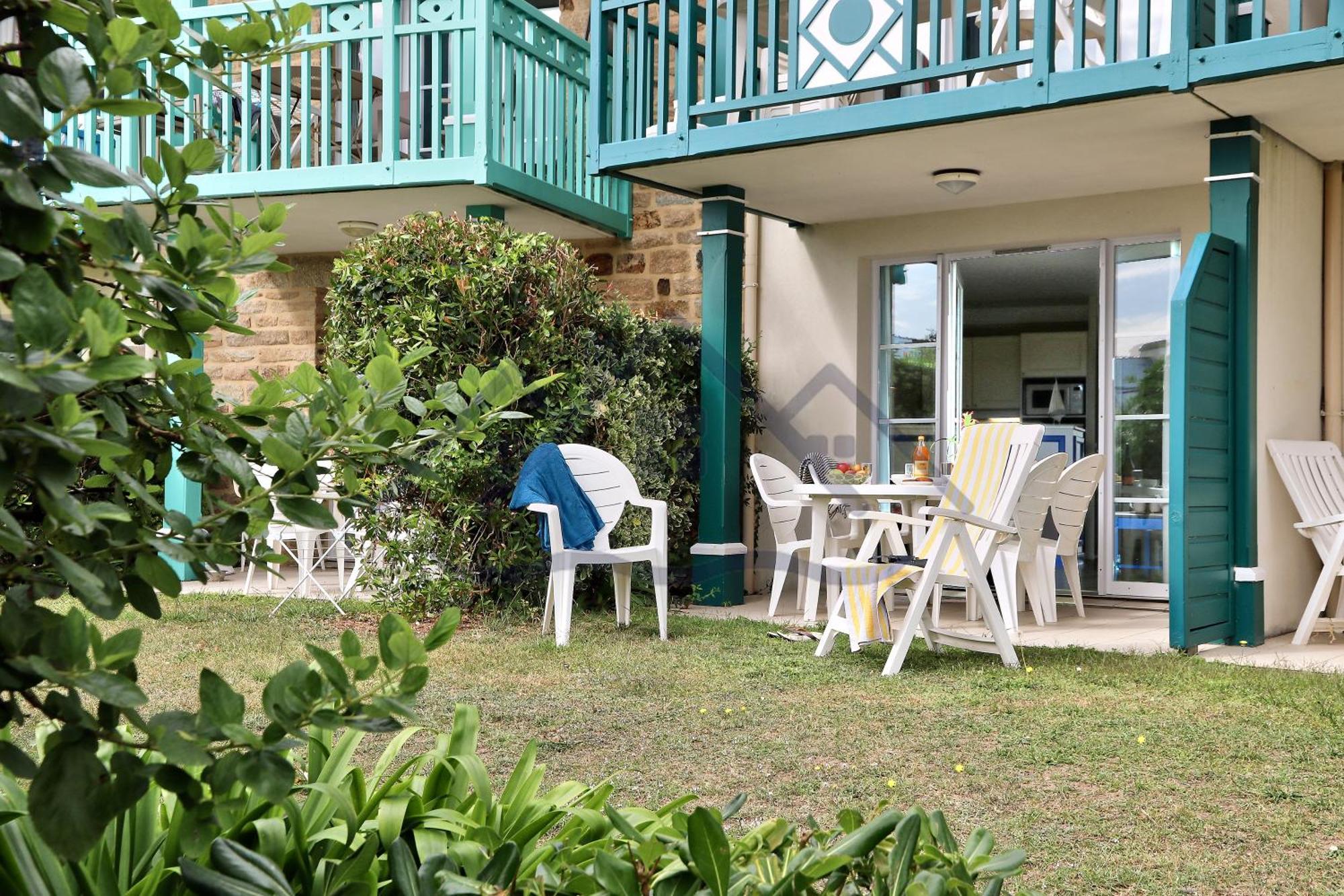 Localise - A06 - Entierement De Plain-Pied Avec Petite Vue Mer - Donnant Sur La Piscine Et Le Jardin - Wifi Inclus - Draps Inclus - Guilvinec Esterno foto