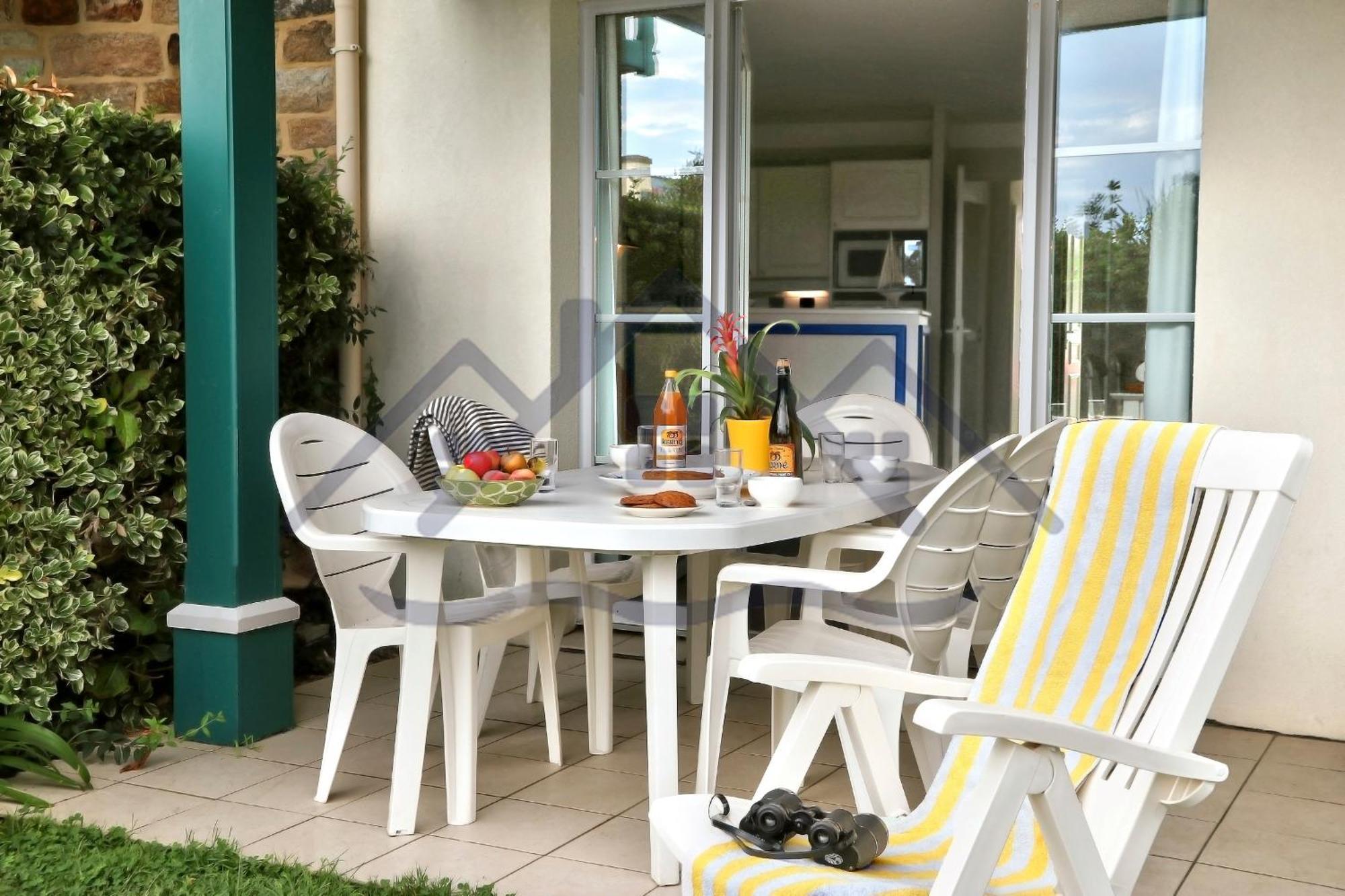 Localise - A06 - Entierement De Plain-Pied Avec Petite Vue Mer - Donnant Sur La Piscine Et Le Jardin - Wifi Inclus - Draps Inclus - Guilvinec Esterno foto